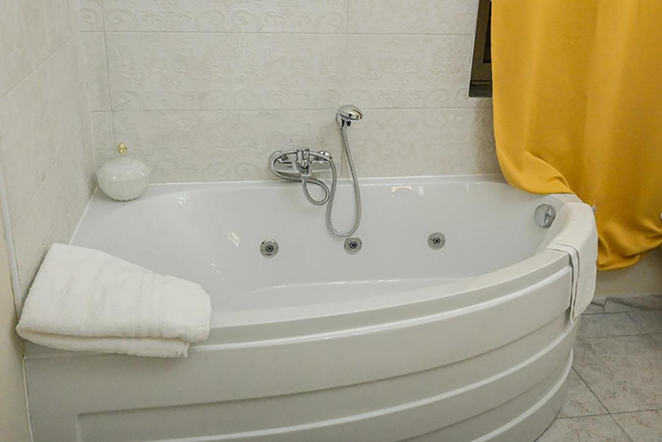 Suisse Hotel Казерта Экстерьер фото