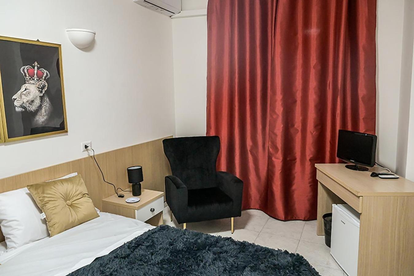 Suisse Hotel Казерта Экстерьер фото